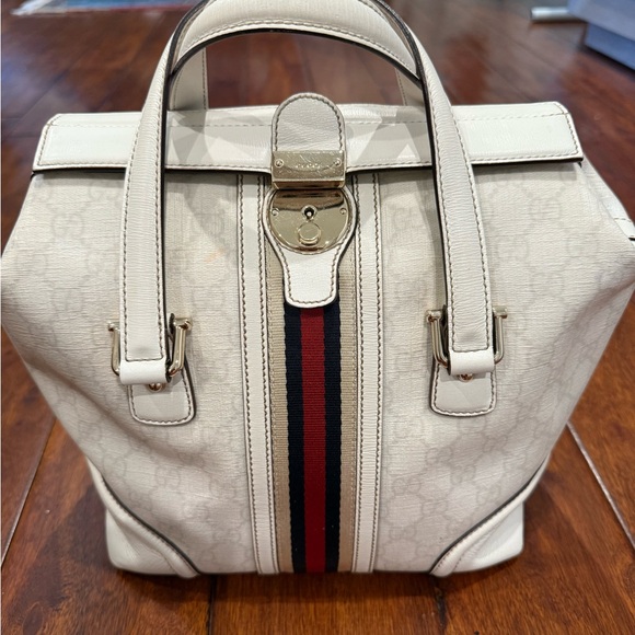 Gucci purse - Picture 1 of 12
